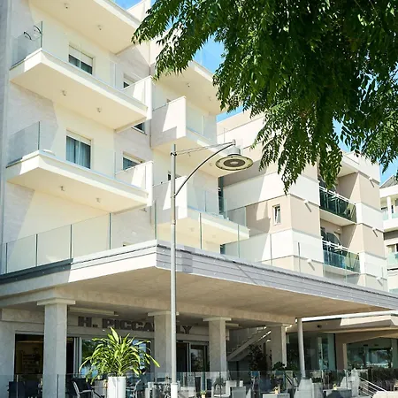 Piccadilly Hotel