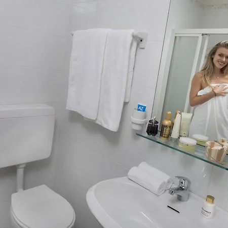 Piccadilly Μπελάρια-Ιτζέα Μαρίνα