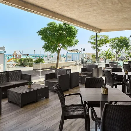 Piccadilly Hotell 3*