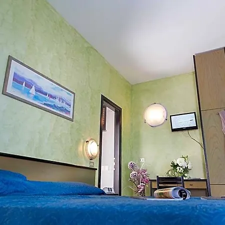 Piccadilly Hotel